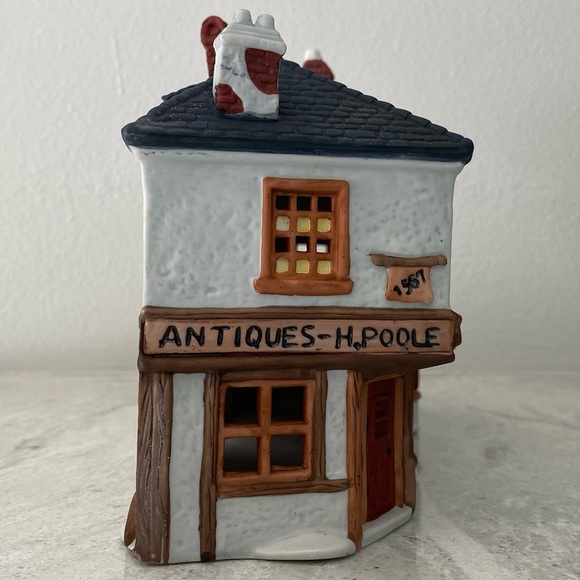 Dept 56 Dickens’ Village Vintage 1987 “The Old Curiosity Shop” #59056 Retired - Picture 4 of 15